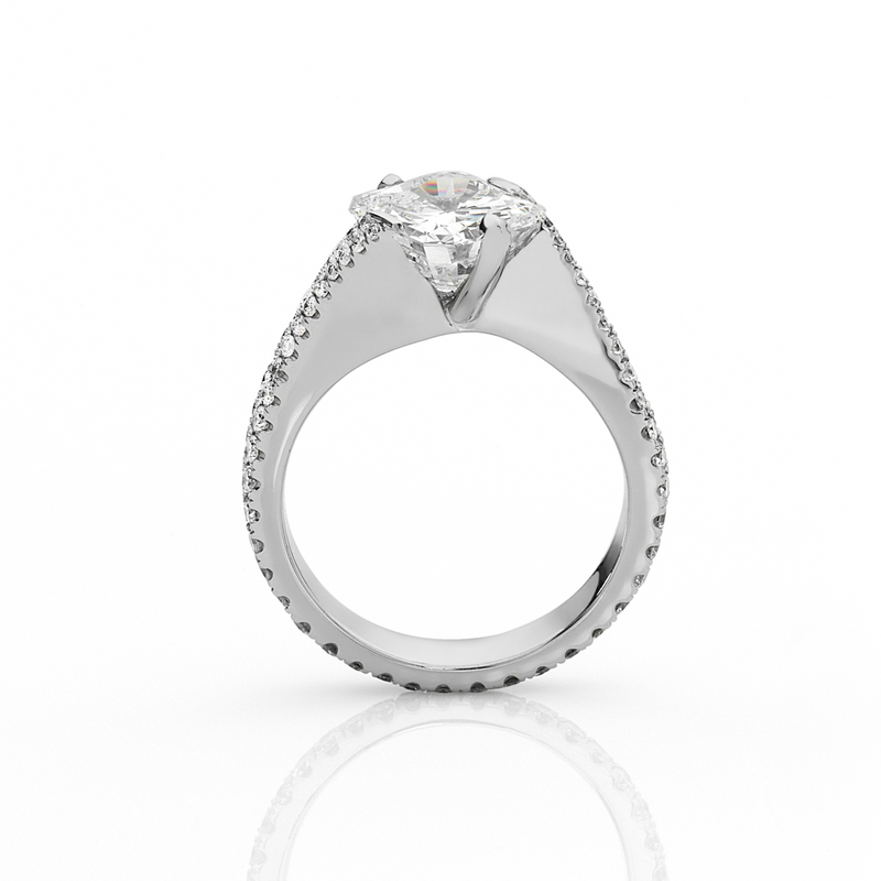 18ct white gold radiant and round brilliant cut diamond ring side profile