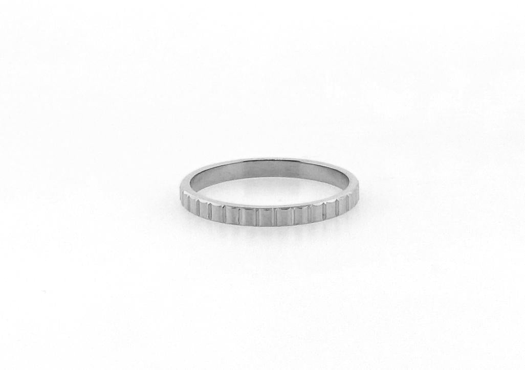 18ct white gold square groove ring