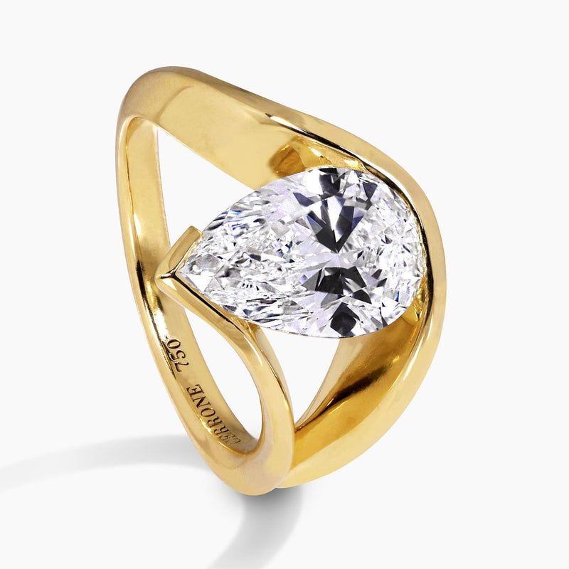 18ct yellow gold pear shaped LAB GROWN Diamond solitaire ring side profile