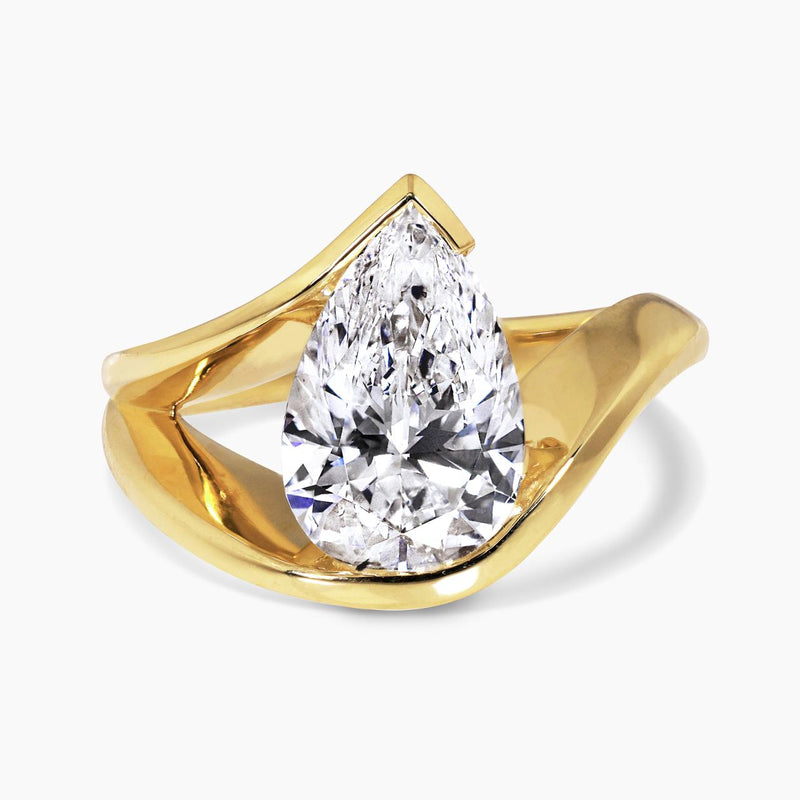 18ct yellow gold pear shaped LAB GROWN Diamond solitaire ring