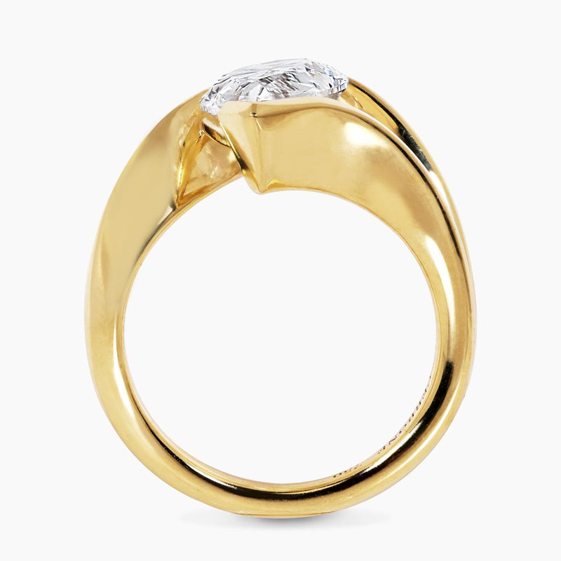 18ct yellow gold pear shaped LAB GROWN Diamond solitaire ring side view