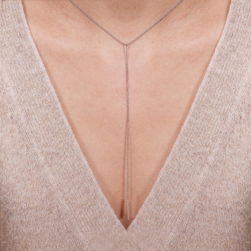 18ct white gold necklace features a drop with a solid bar on neck