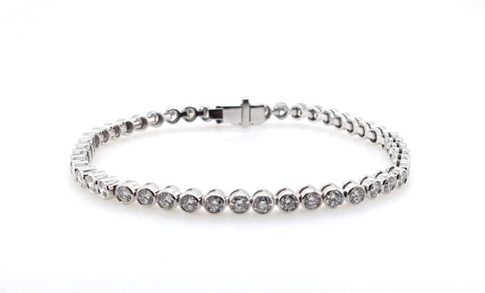 18ct white gold 4.26ct diamond tennis bracelet in a bezel setting