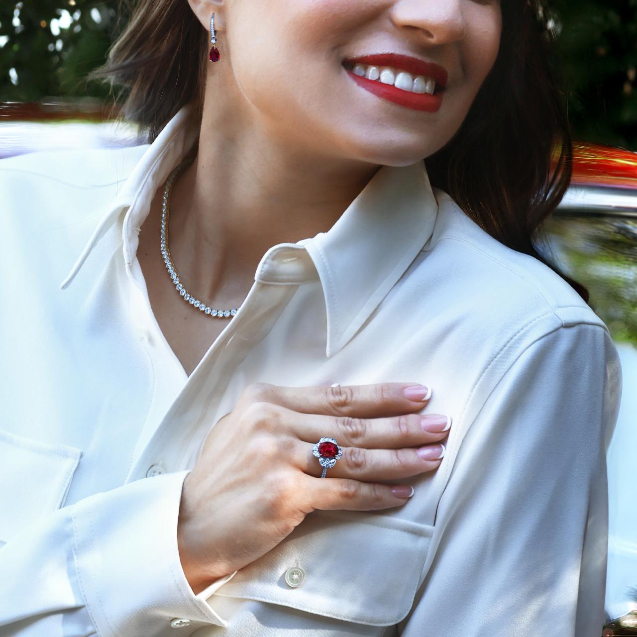 18ct yellow gold 117=16.88ct DEF VVS VS round brilliant cut Lab grown diamonds tennis necklace in a three claw setting