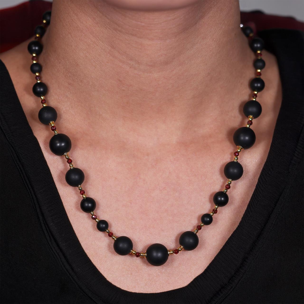 Onyx, garnet and hematite beads necklace with gold-plated silver fittings from the Carmela Cerrone Collection