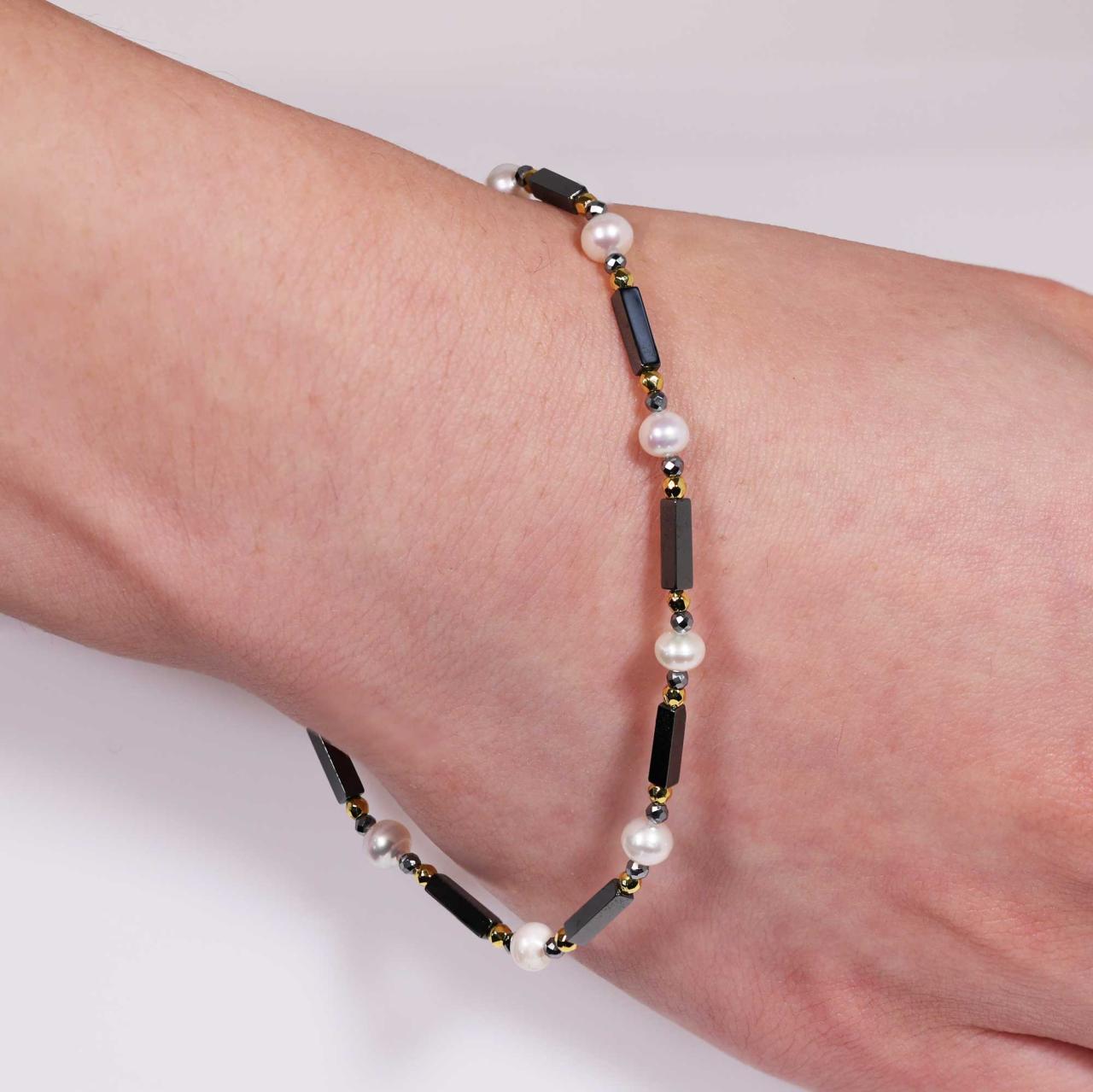 Hematite and fresh water pearls bracelet with gold plated silver fittings from the Carmela Cerrone Collection