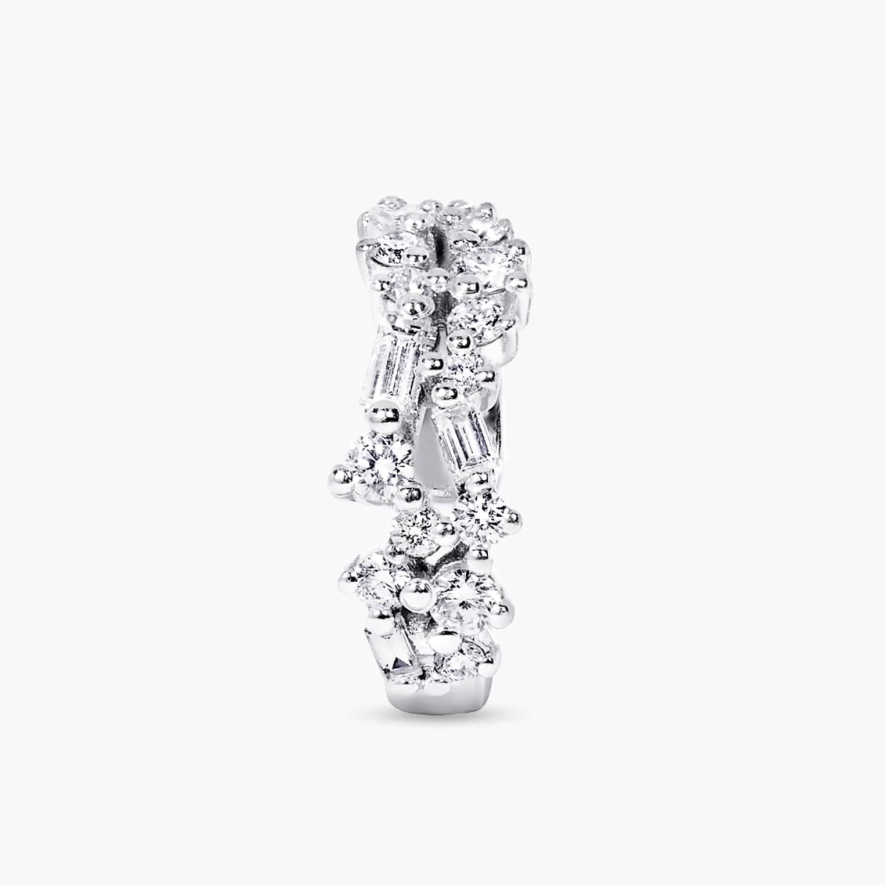 18ct white gold 20=0.29ct baguette and round cut diamonds ear cuff