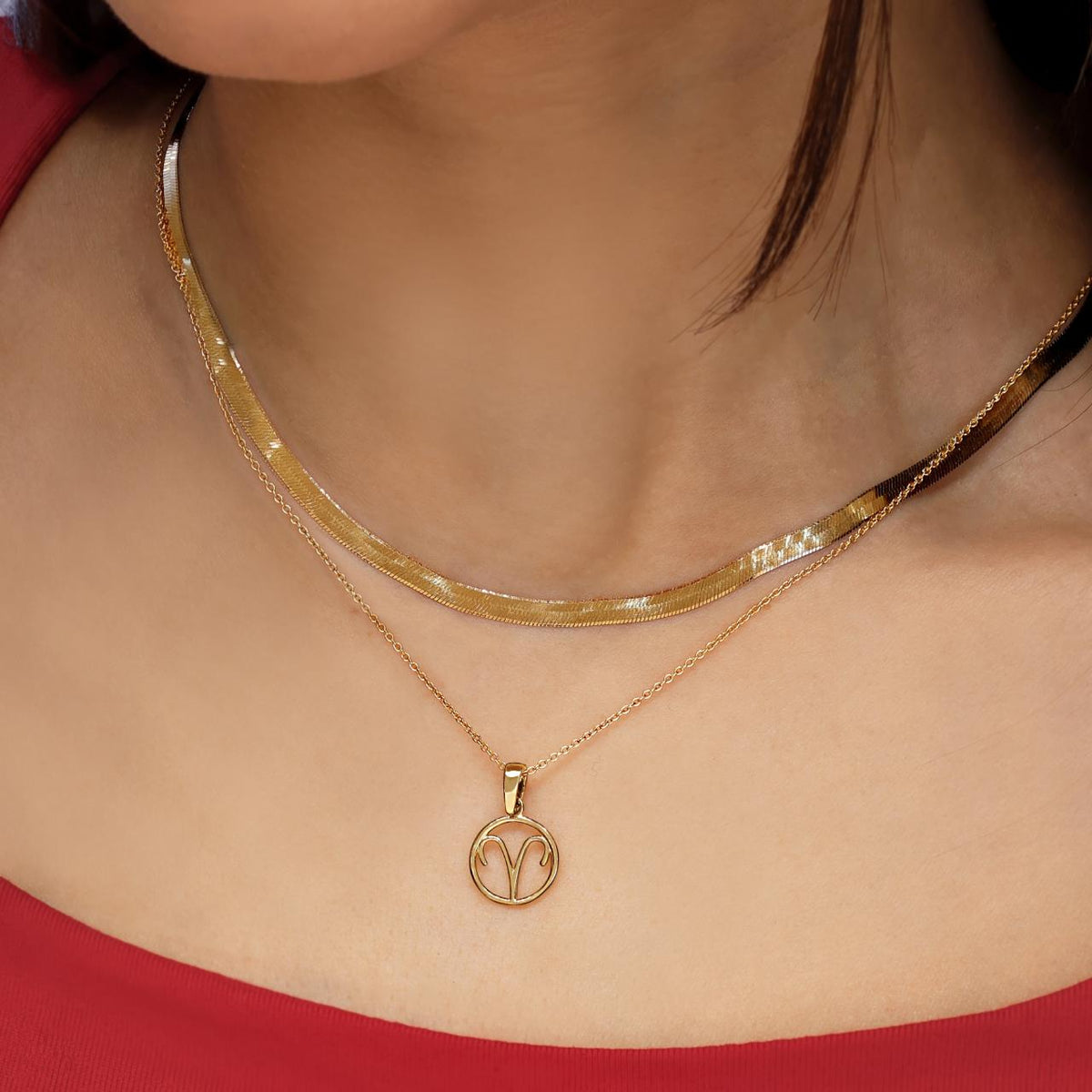 18ct yellow gold Aries zodiac pendant