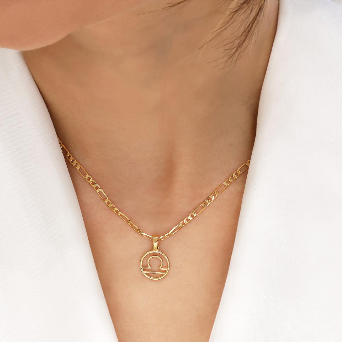 18ct yellow gold Libra zodiac pendant