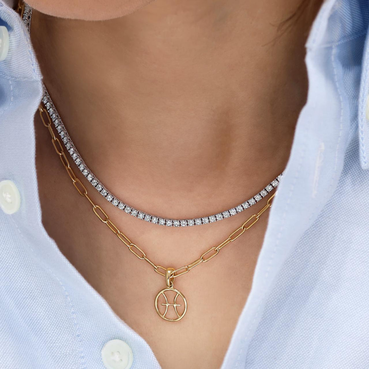 18ct yellow gold Pisces zodiac pendant
