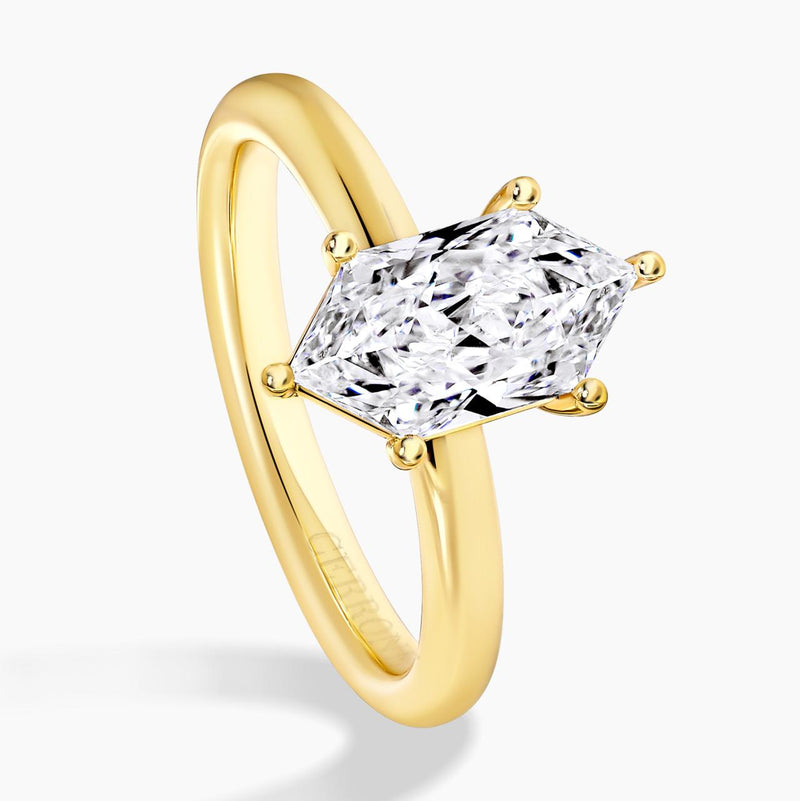 18ct yellow gold 1.59ct D VVS2 Lab grown hexagonal diamond solitaire engagement ring in a six claw setting IGI Cert