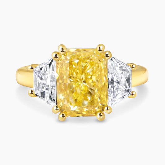 AURELIA 18ct yellow gold 3.02ct FVY VS1 radiant lab grown diamond ring with trapezoid lab grown diamonds on the side 