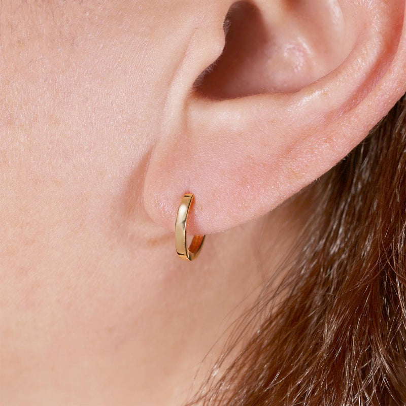 18ct yellow gold single hoop earring 10mm on the ear