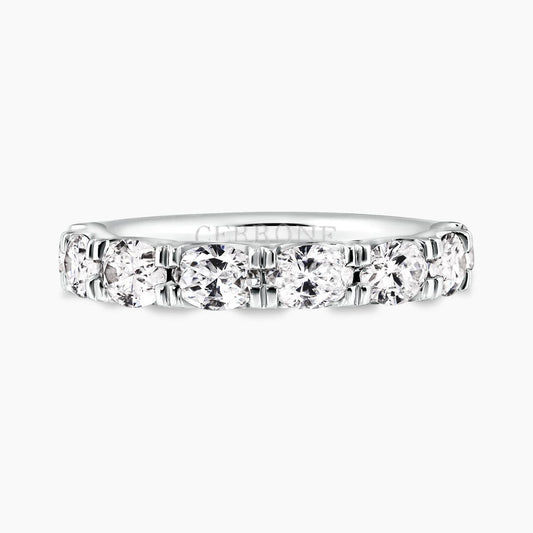 18ct white gold oval cut diamonds ring in a claw setting