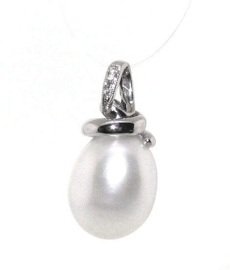 18ct white gold 13-15mm fresh water pearl and diamond pendant