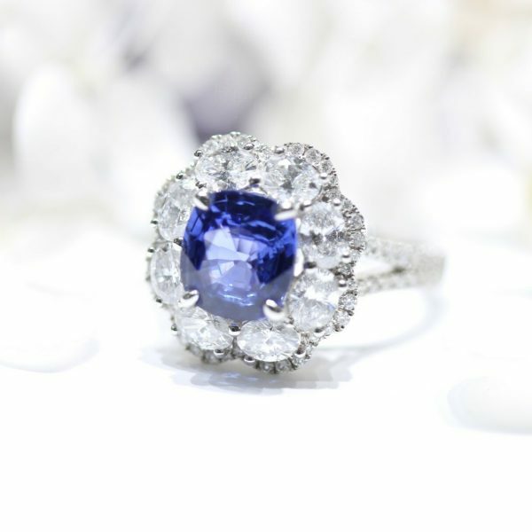 18ct white gold blue sapphire & diamond ring - Image 2