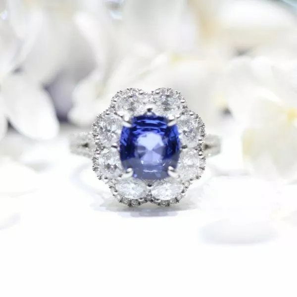 18ct white gold blue sapphire & diamond ring - Image 3