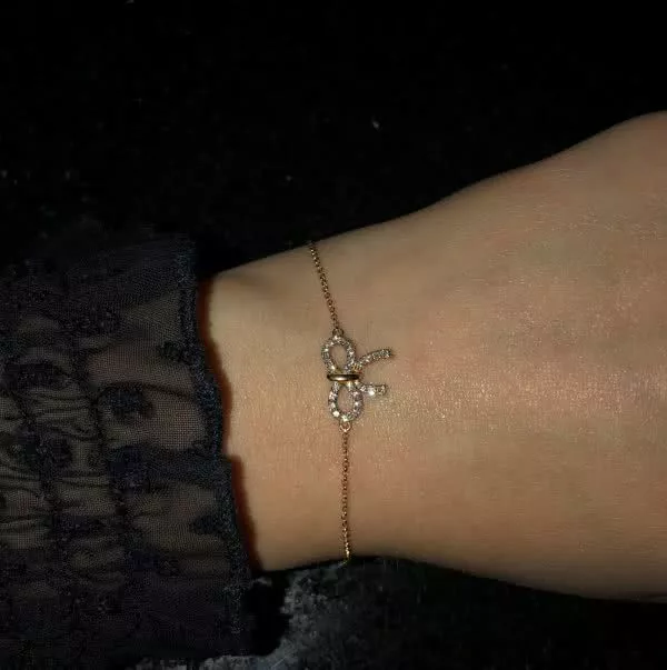 18ct yellow gold diamond set bow bracelet - Image 3