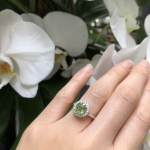 18ct white gold 1.55ct oval green tourmaline and diamond ring