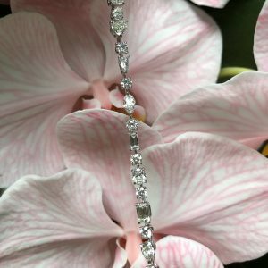 18ct white gold fancy diamond bracelet