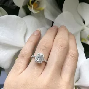 18ct white gold emerald cut diamond ring with halo