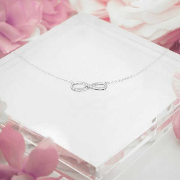 18ct white gold infinity necklace