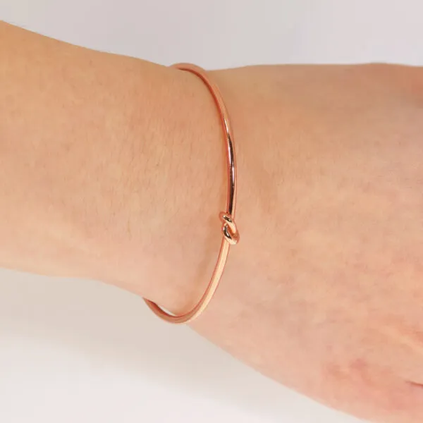 18ct rose gold knot bangle - Image 2