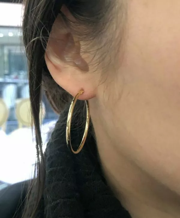 18ct yellow gold hoop earrings