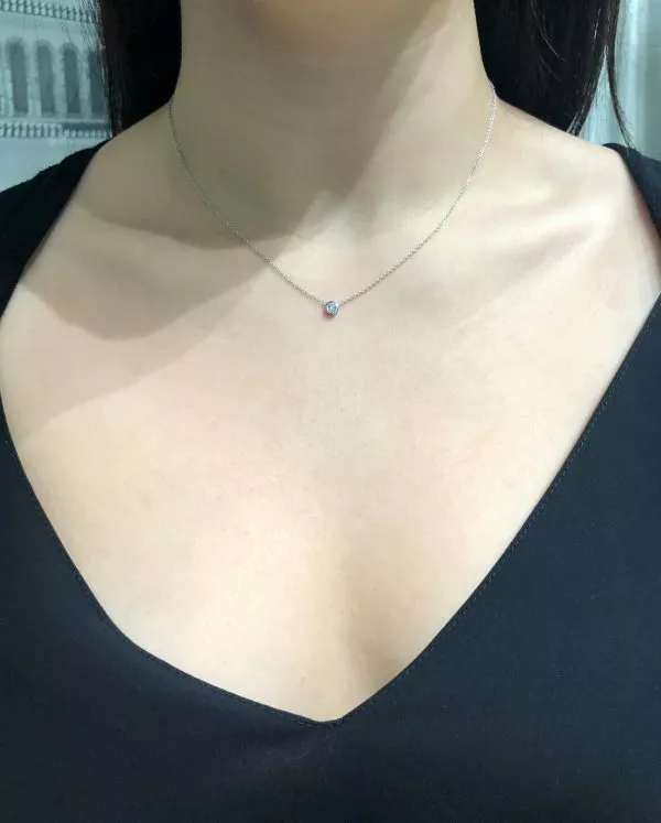 18ct white gold 0.23ct diamond bezel set necklace - Image 2