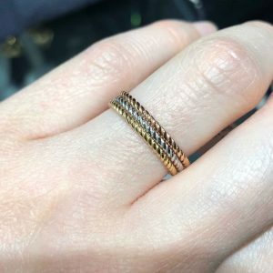 18ct yellow gold twist ring