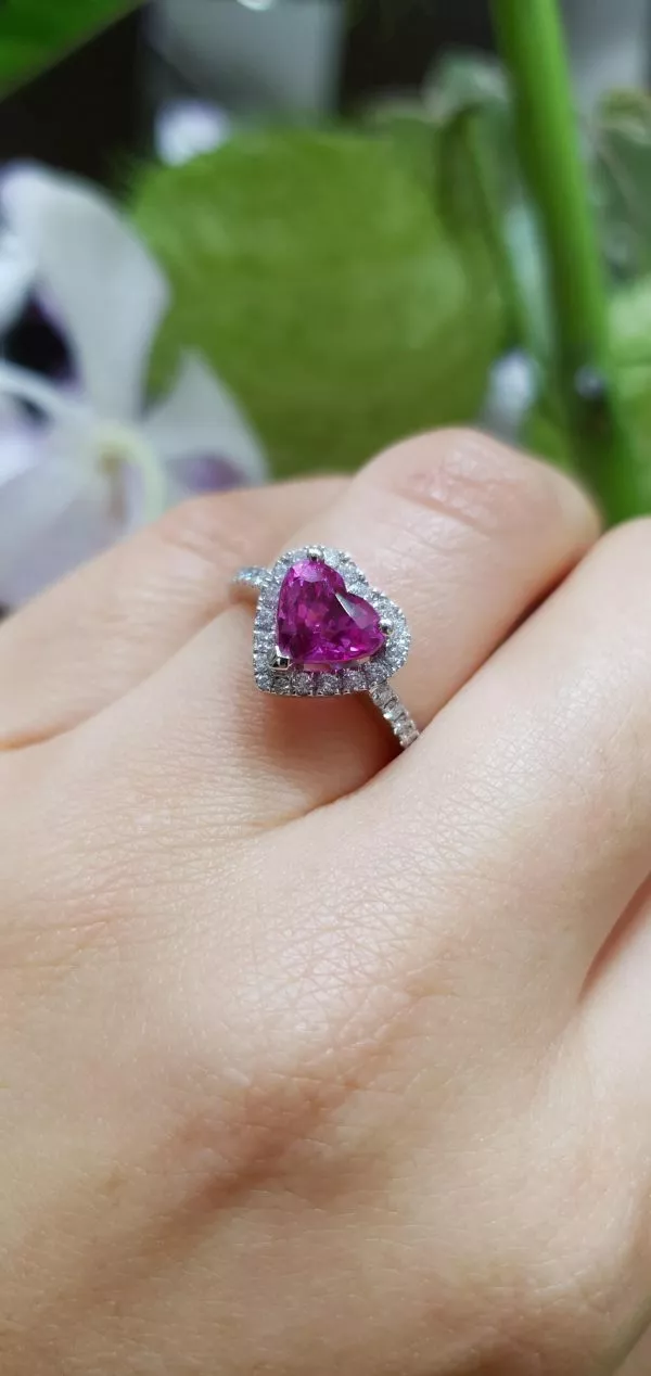 18ct White Gold 2.02ct heart pink sapphire and Diamond Ring - Image 3