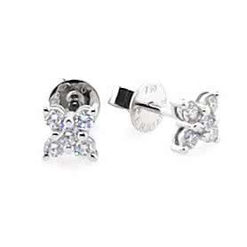 18ct white gold diamond flower stud earrings