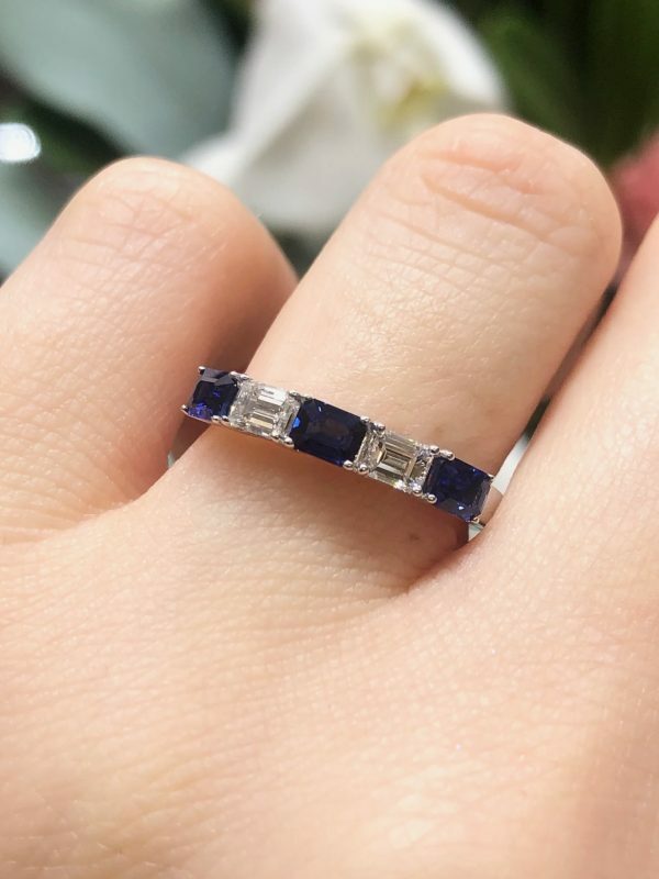 18ct white gold blue sapphire & baguette diamond ring