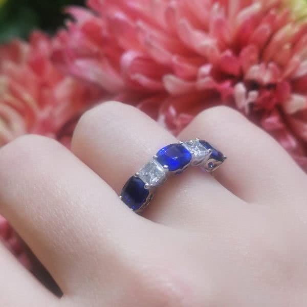 18ct white gold cushion blue sapphires & Asscher diamonds ring