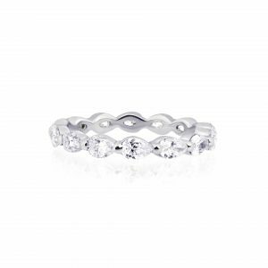18ct white gold pear shape diamond ring