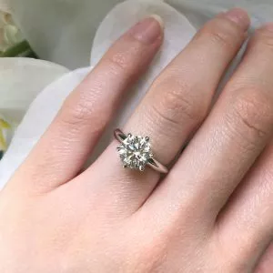 ROME - 18ct white gold Round Brlliant Diamond solitaire ring