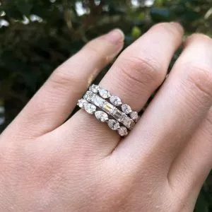 18ct white gold pear shape diamond ring