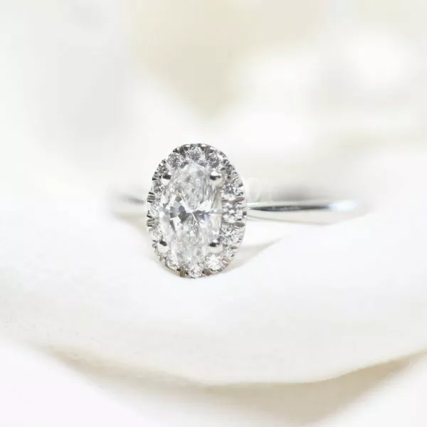 18ct white gold 0.70ct F SI2 oval diamond ring