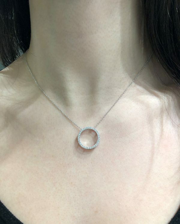 18ct white gold diamond circle necklace