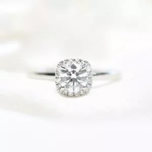 Platinum 0.70ct G SI2 round brilliant cut diamond ring