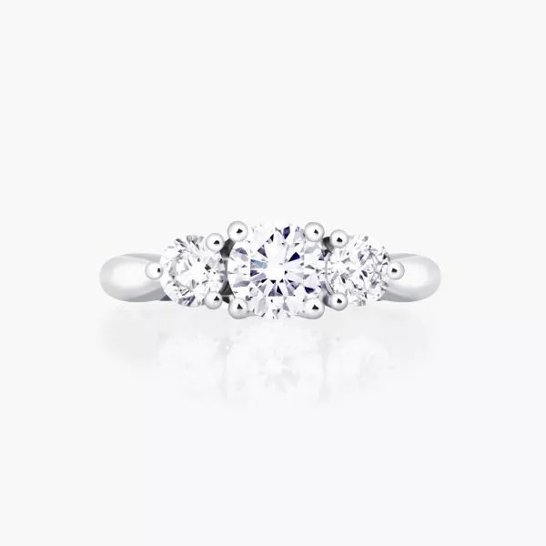 18ct white gold three stone round brilliant cut diamonds ring