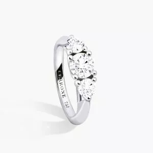 18ct white gold three stone round brilliant cut diamonds ring