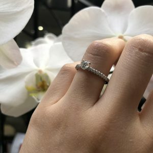 Platinum 0.40ct G SI1 round brilliant cut GIA diamond