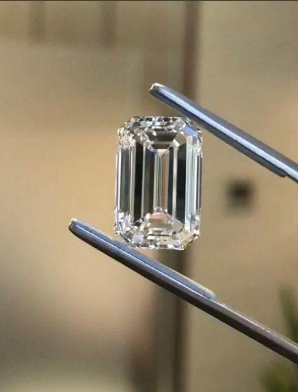 10.01ct D VVS2 Emerald Cut Diamond - GIA Cert