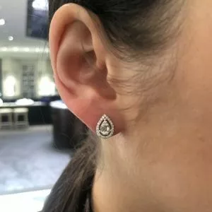 18ct white gold baguette and round diamond pear shape stud earrings