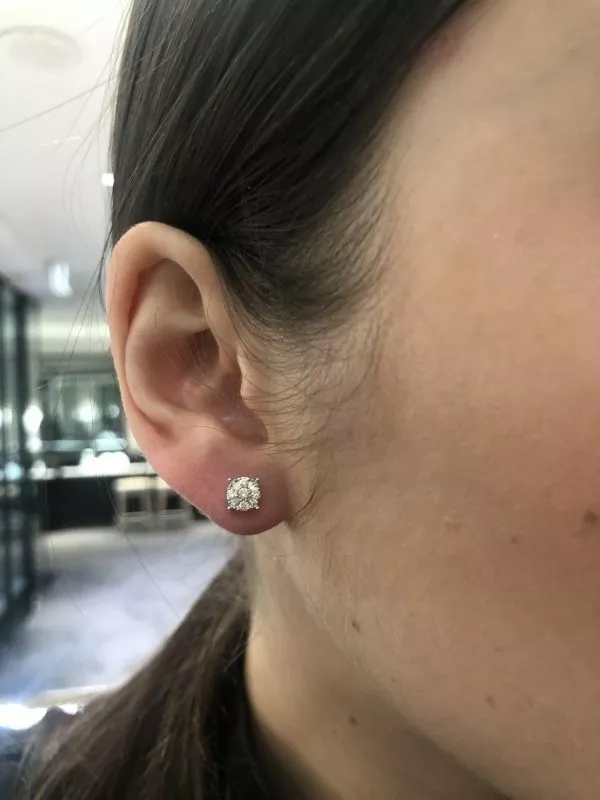 18ct white gold diamond cluster stud earrings - Image 3