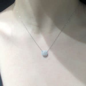 18ct white gold round cluster diamond necklace