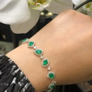 18ct white gold emerald and diamond bracelet