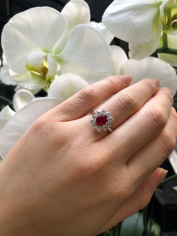 18ct white gold oval 1.02ct ruby & diamond ring