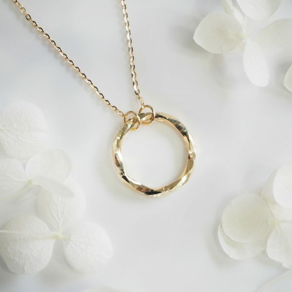 18ct yellow gold twist circle necklace